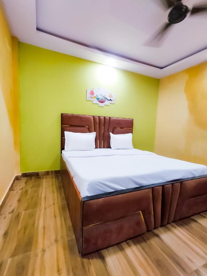 Roomshala 122 Hotel Park View - Near Adarsh Nagar New Delhi Exterior photo